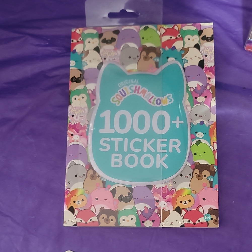 Squishmallows Multicolor 1000+ Sticker Book